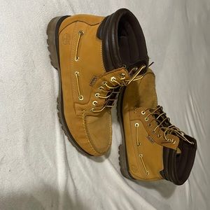 Light Brown Timbs.Like new wore a few times.Clean Boot